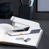 得力(deli)创新型12#省力订书机 推出式两段结构订书器 白色0476